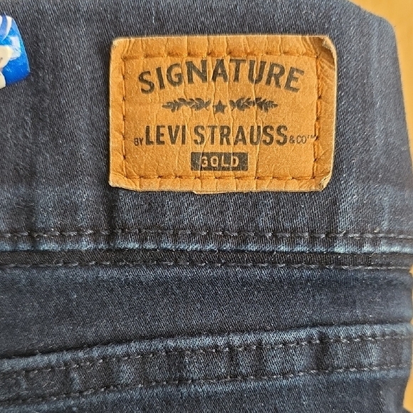 (J53) Signature by Levi Strauss Women's Deep Blue Jeggings - Picture 5 of 7